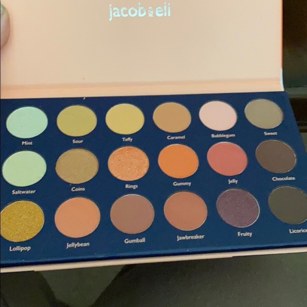Lot of 5 makeup bundle - brand new - Picture 7 of 7